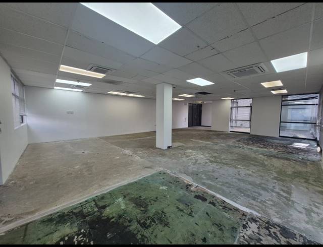 146M² OFFICE TO LET IN SANDHURST